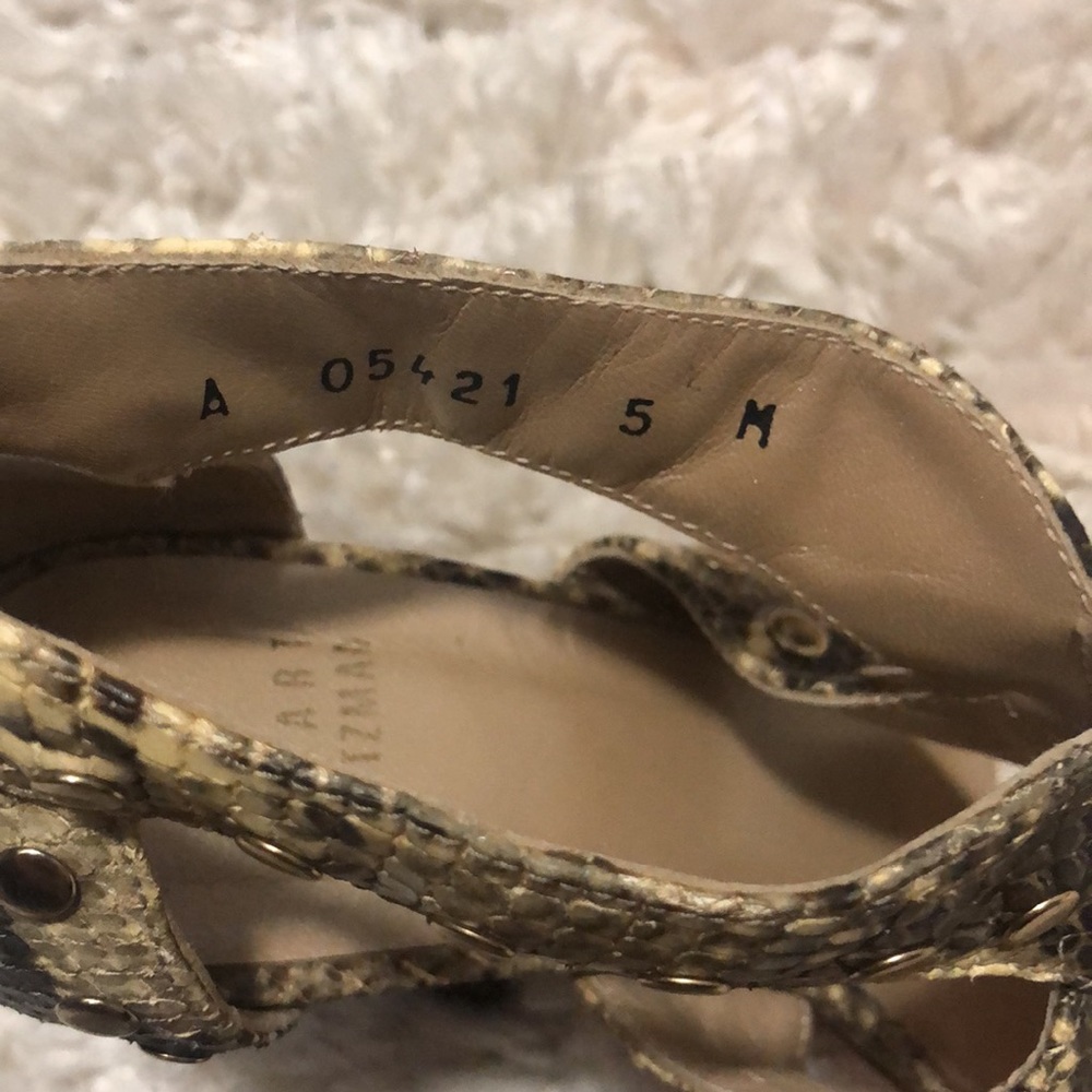 Stuart Weitzman - Picture 5 of 6